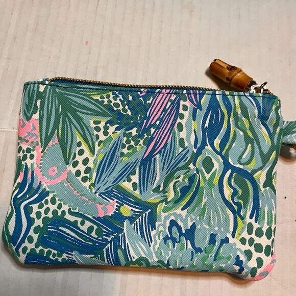 NWT Lilly Pulitzer Tropicalcore Beachy Colorful Cloth Zip Top Wallet w/Key Hook - Picture 4 of 4